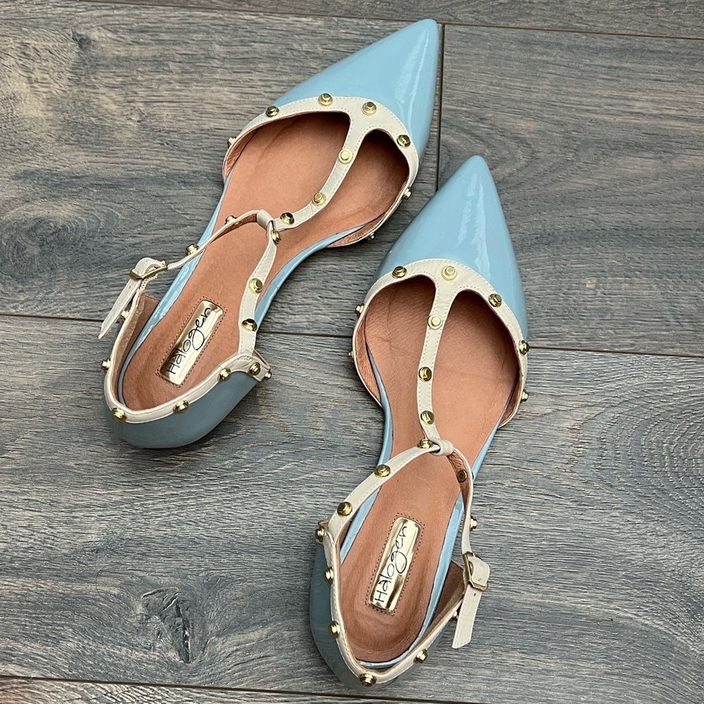 Halogen 'Olsen' Pointed T‑Strap Flats with Gold Stud Trim in blue & cream